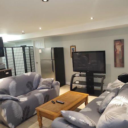Lovely Guest Entire Apartment Minutes From Ottawa Airport מראה חיצוני תמונה