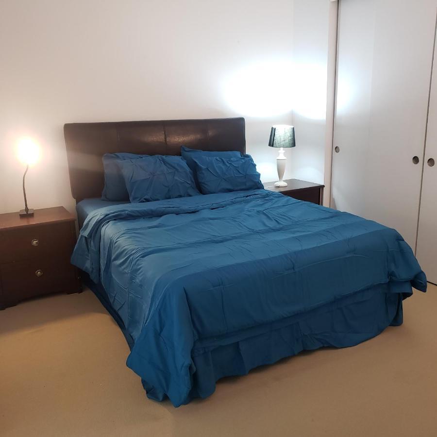 Lovely Guest Entire Apartment Minutes From Ottawa Airport מראה חיצוני תמונה