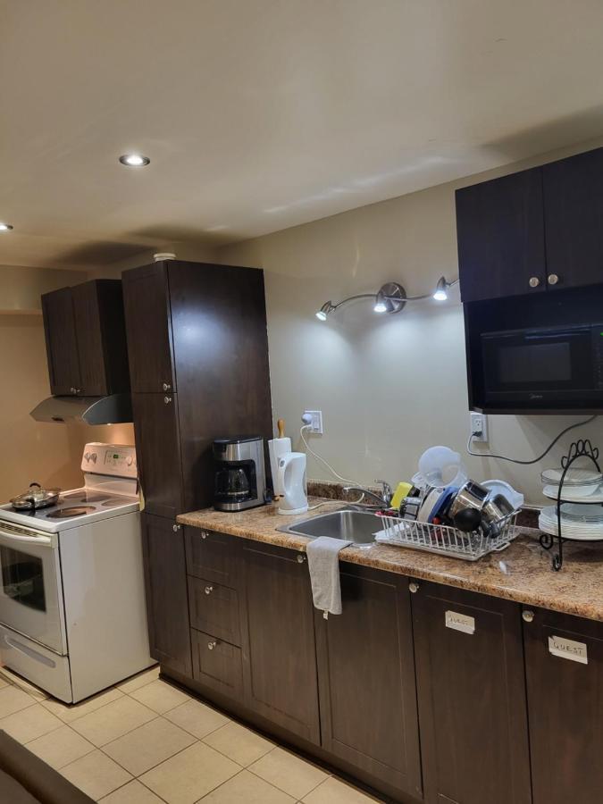 Lovely Guest Entire Apartment Minutes From Ottawa Airport מראה חיצוני תמונה