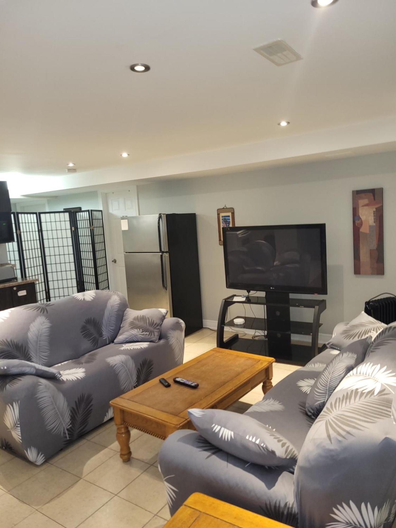 Lovely Guest Entire Apartment Minutes From Ottawa Airport מראה חיצוני תמונה